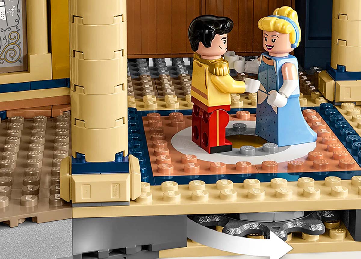 Lego e o castelo da Disney com fogos de artifício